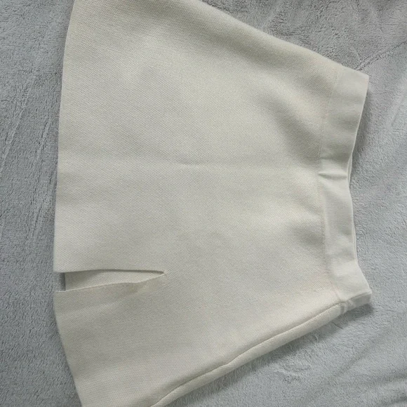 Stylish Off-White Cotton Skirt - Picture 1 of 3
